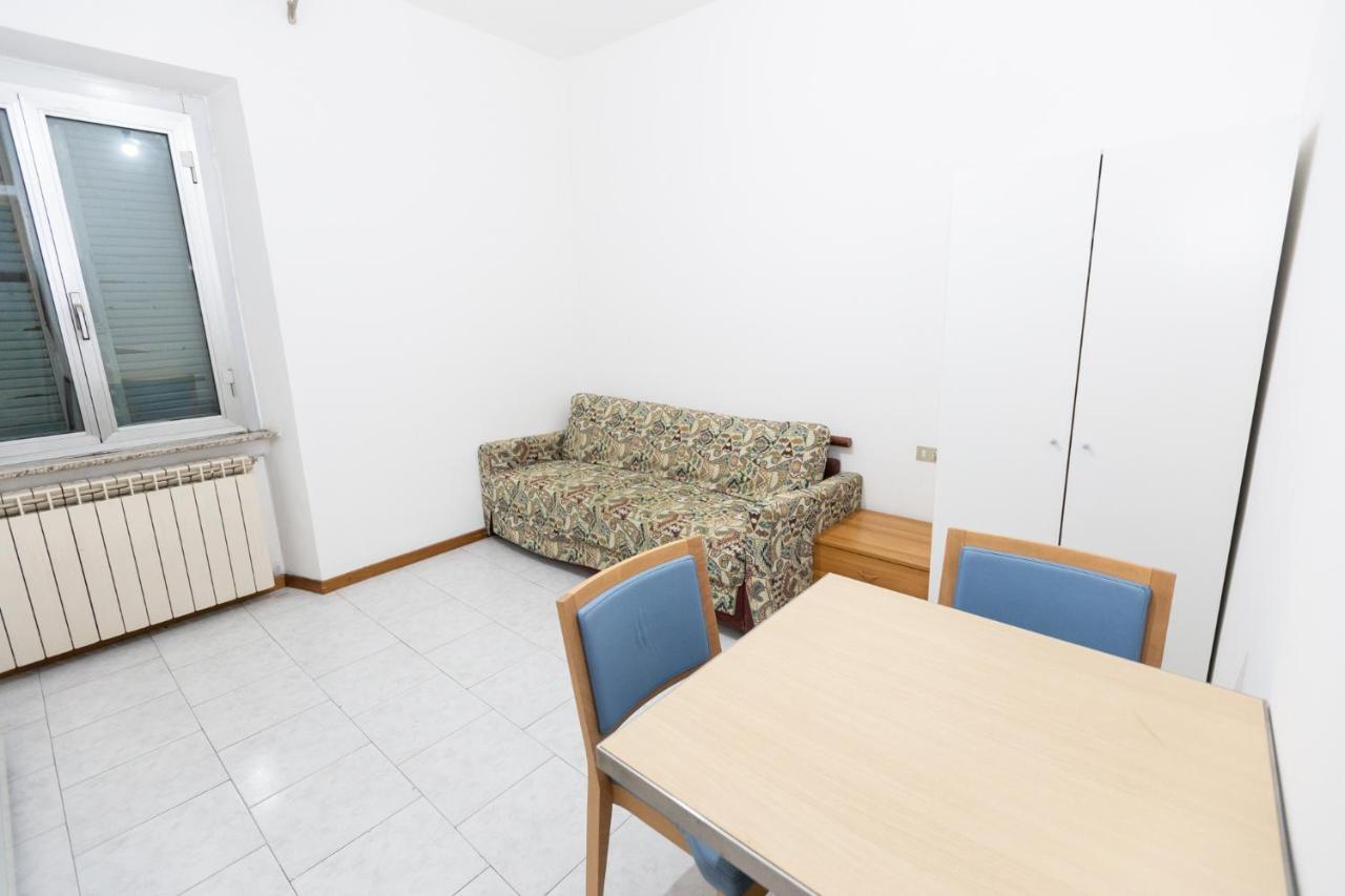 Dream House Chinatown Apartment Милано Екстериор снимка