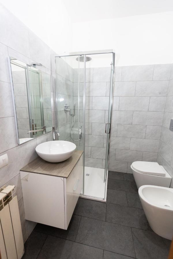 Dream House Chinatown Apartment Милано Екстериор снимка