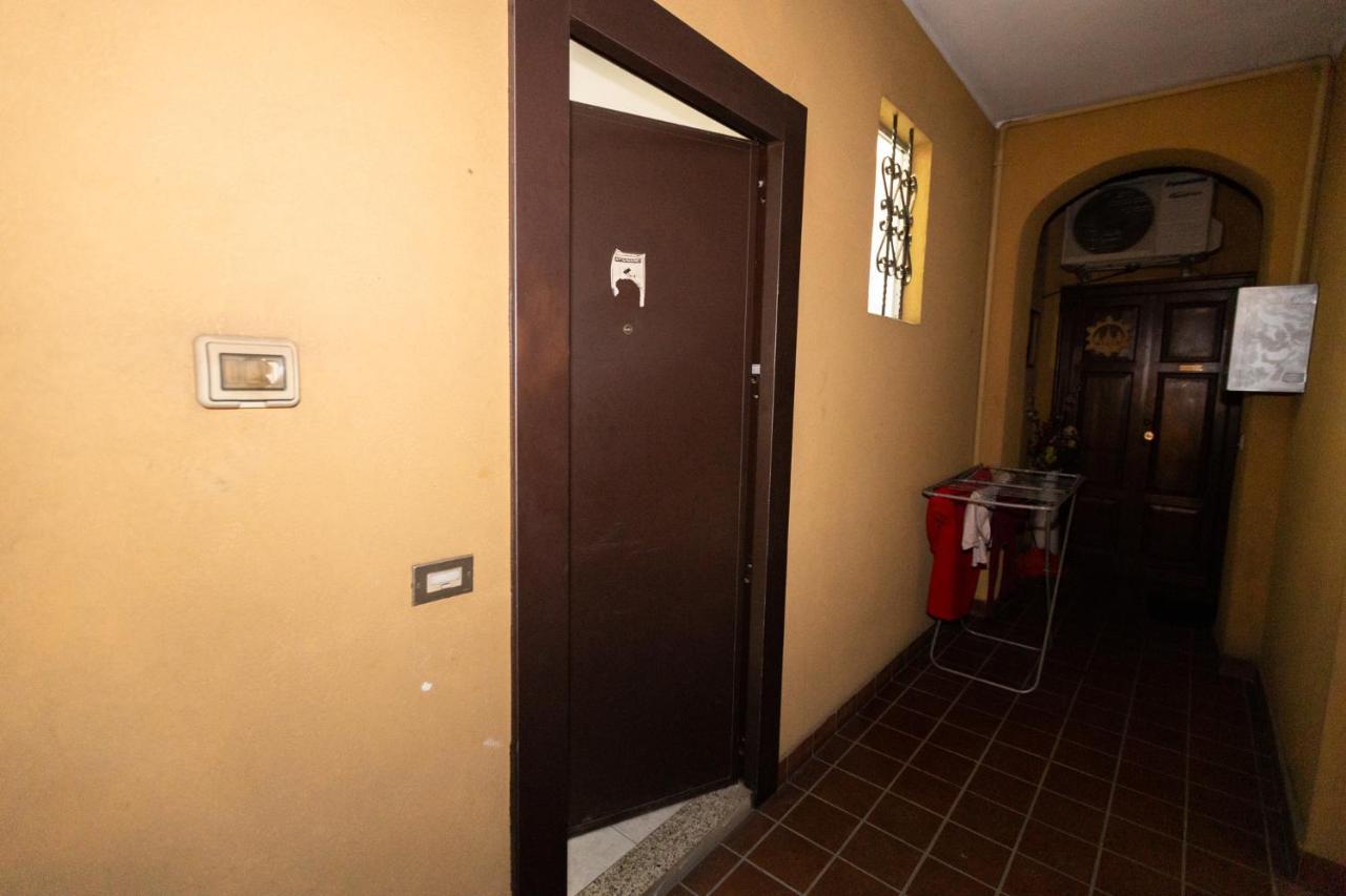 Dream House Chinatown Apartment Милано Екстериор снимка