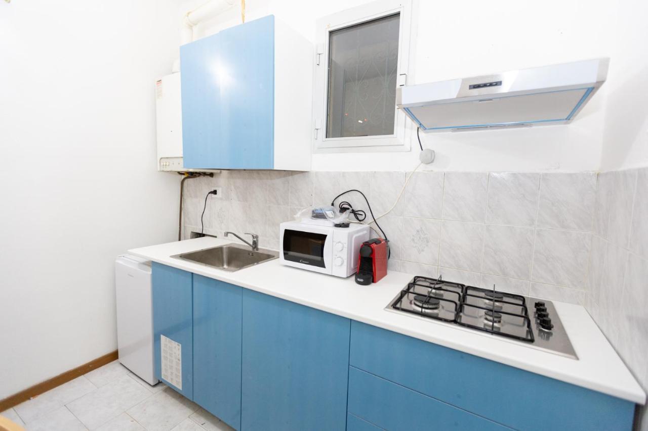 Dream House Chinatown Apartment Милано Екстериор снимка