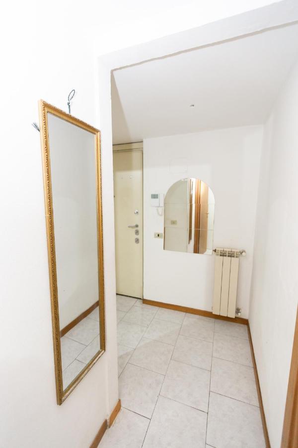 Dream House Chinatown Apartment Милано Екстериор снимка