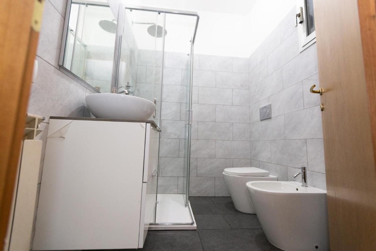 Dream House Chinatown Apartment Милано Екстериор снимка